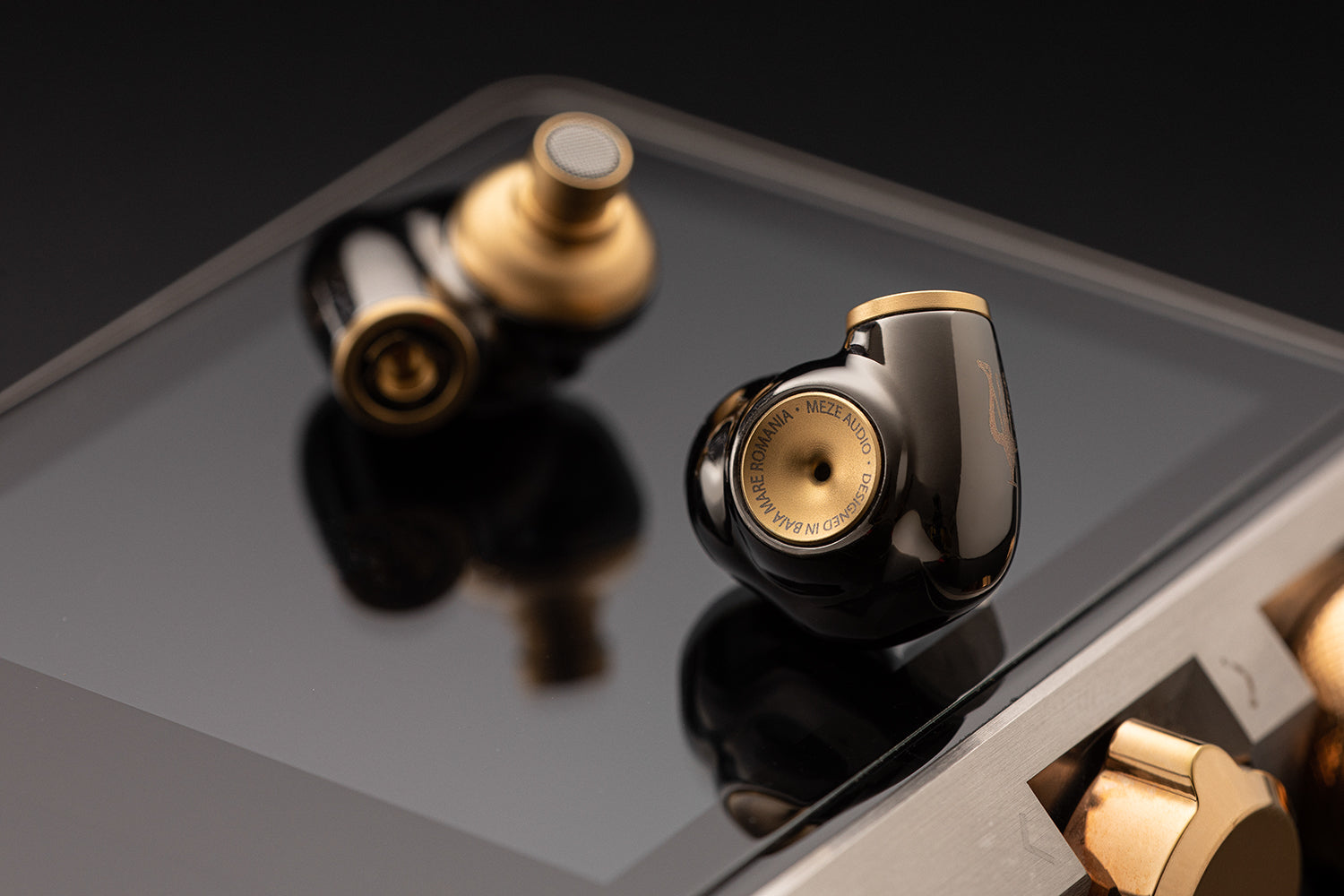 Meze ADVAR In-Ear Monitors  (Close-Up) - DOUGLAS HiFi